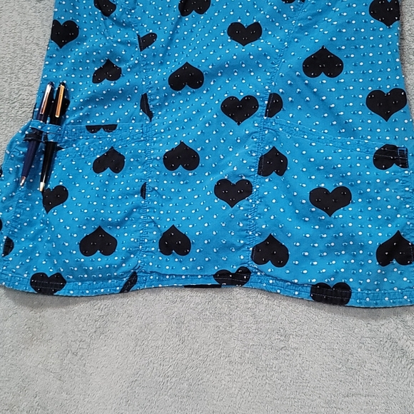 Scrub top - Picture 3 of 4